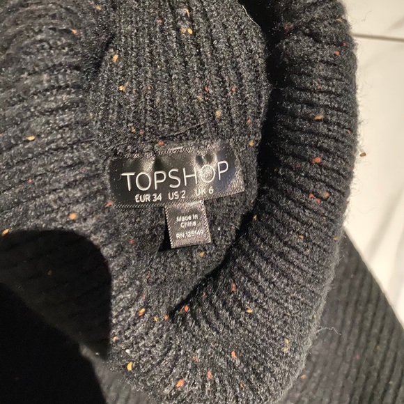 Semi cropped turtleneck sweater - Picture 3 of 3